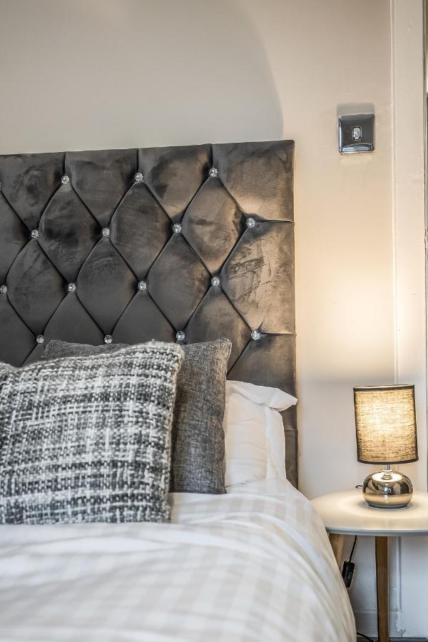 Private Ground Floor Main Door Entrance - Spacious 2 Bedroom Property - The Shore, Leith Edimburgo Exterior foto