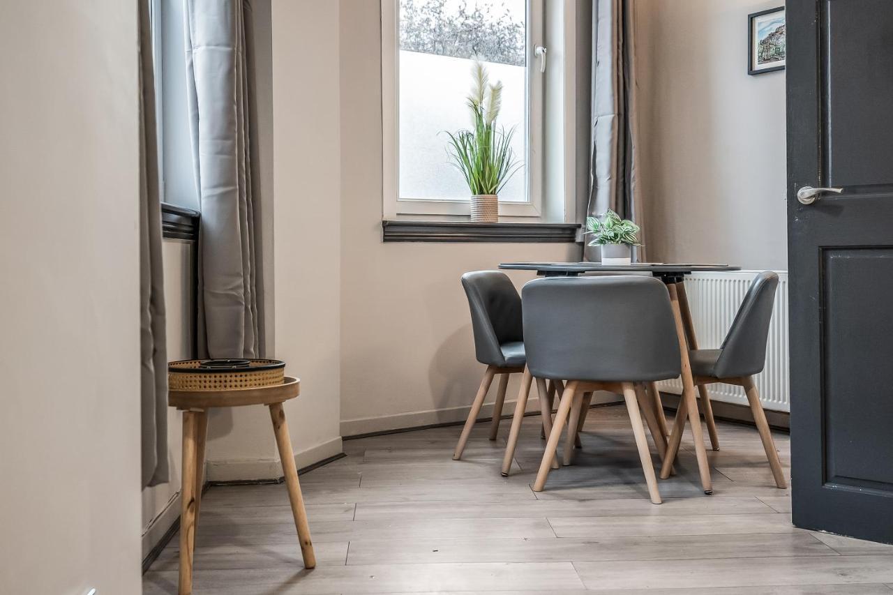 Private Ground Floor Main Door Entrance - Spacious 2 Bedroom Property - The Shore, Leith Edimburgo Exterior foto