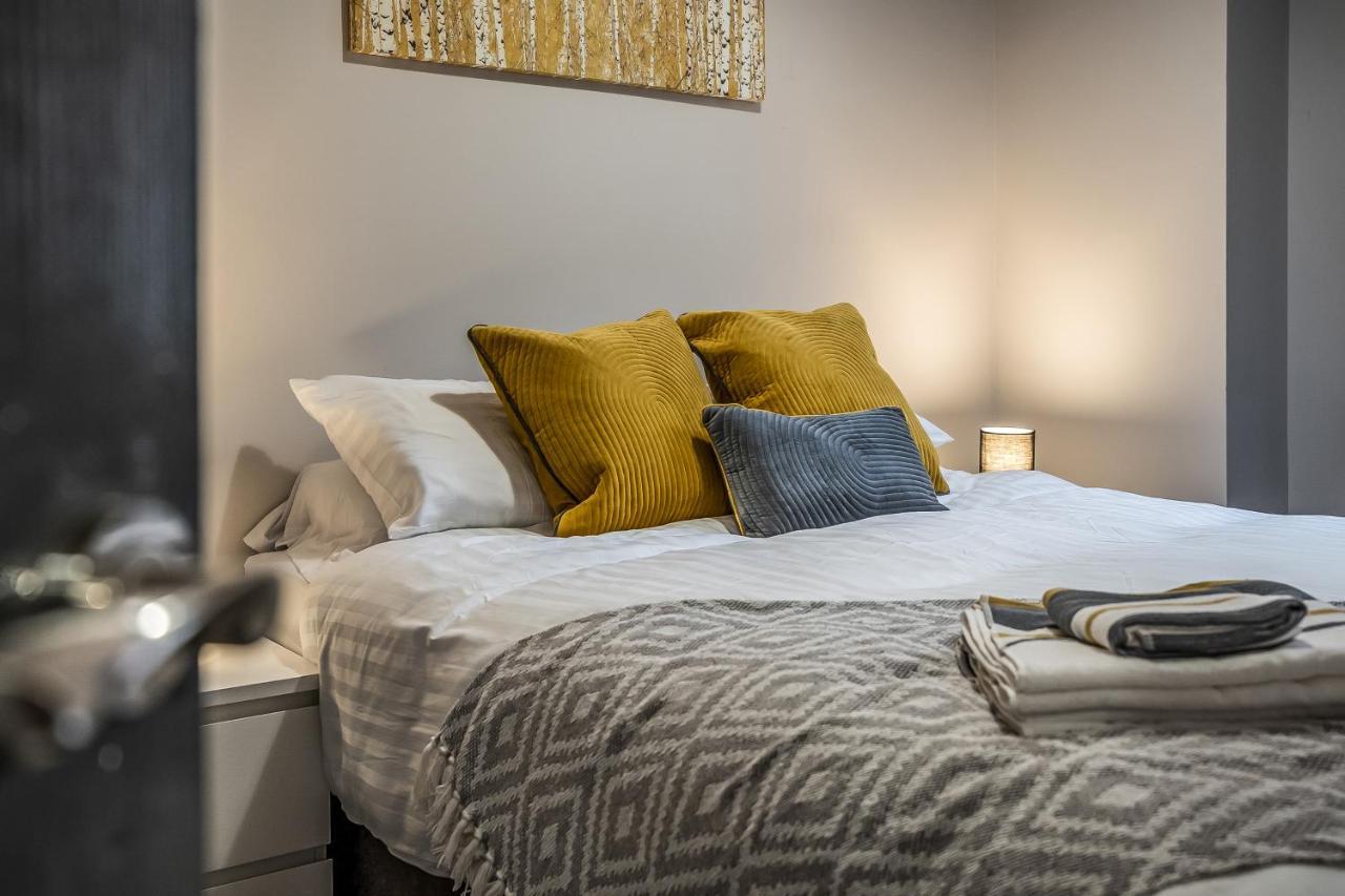 Private Ground Floor Main Door Entrance - Spacious 2 Bedroom Property - The Shore, Leith Edimburgo Exterior foto
