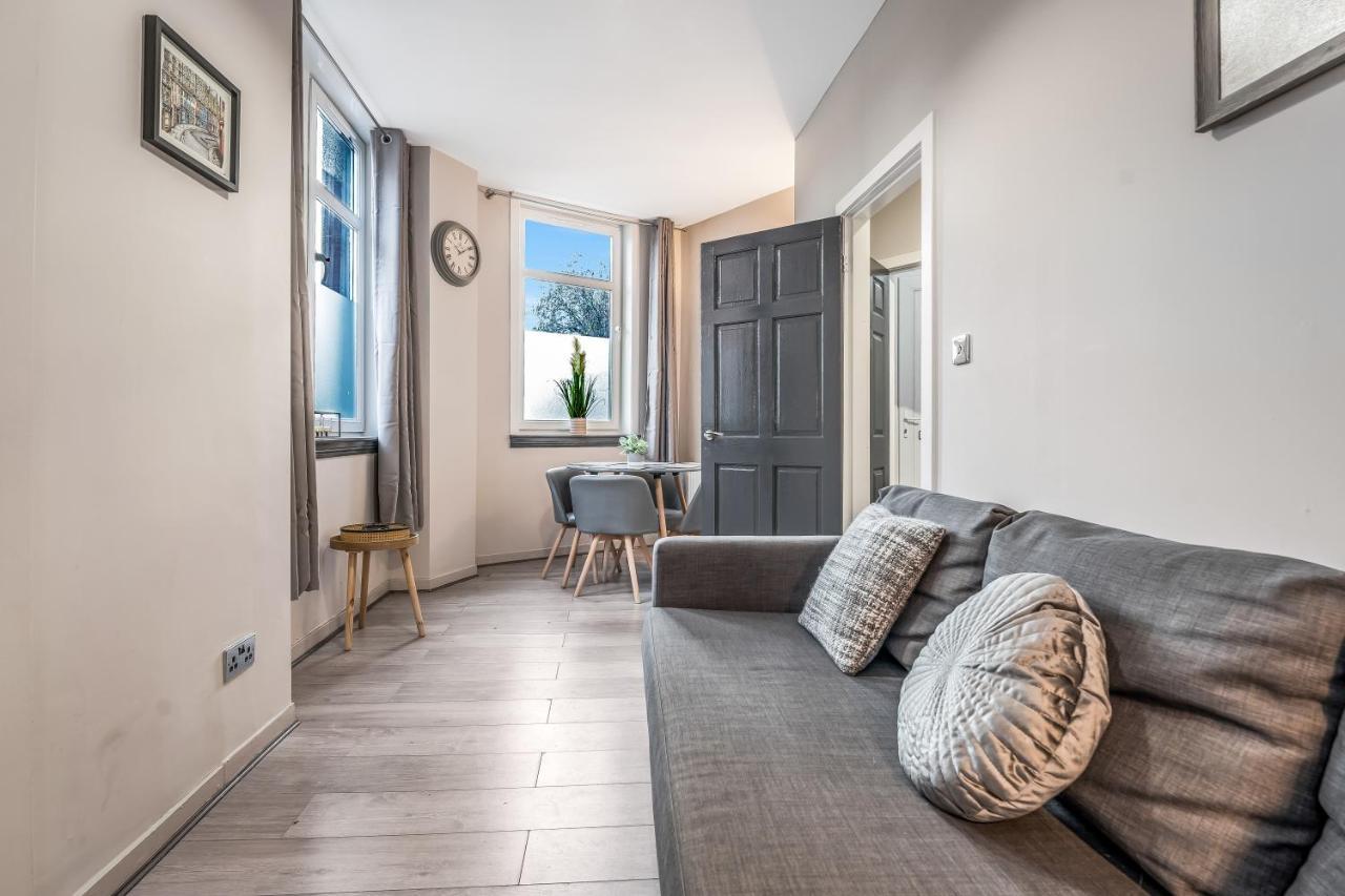 Private Ground Floor Main Door Entrance - Spacious 2 Bedroom Property - The Shore, Leith Edimburgo Exterior foto