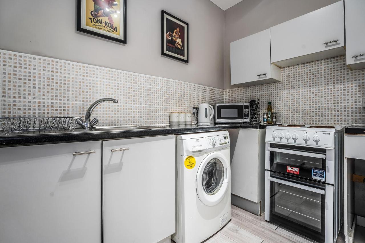Private Ground Floor Main Door Entrance - Spacious 2 Bedroom Property - The Shore, Leith Edimburgo Exterior foto