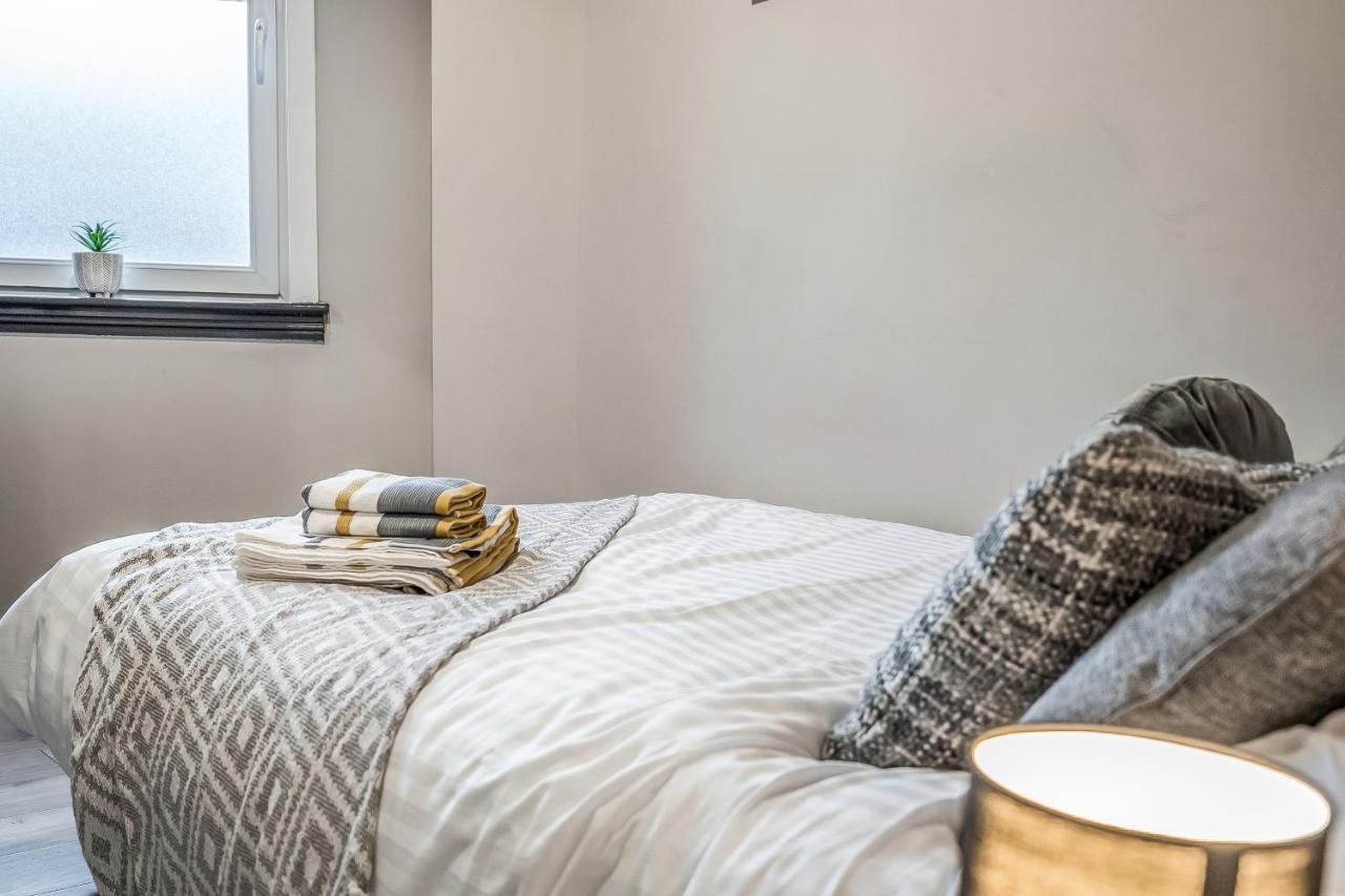 Private Ground Floor Main Door Entrance - Spacious 2 Bedroom Property - The Shore, Leith Edimburgo Exterior foto